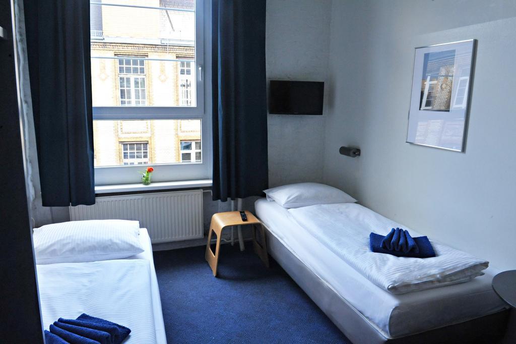 Hotel Transit Берлин Номер фото
