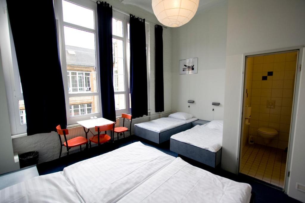 Hotel Transit Берлин Номер фото