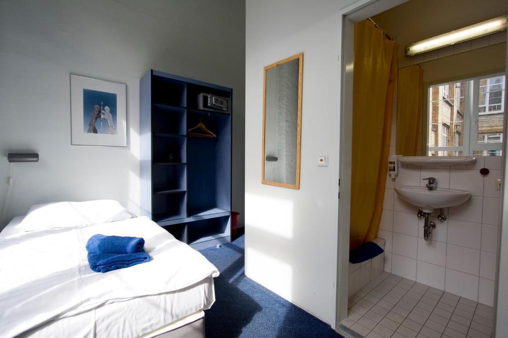 Hotel Transit Берлин Номер фото
