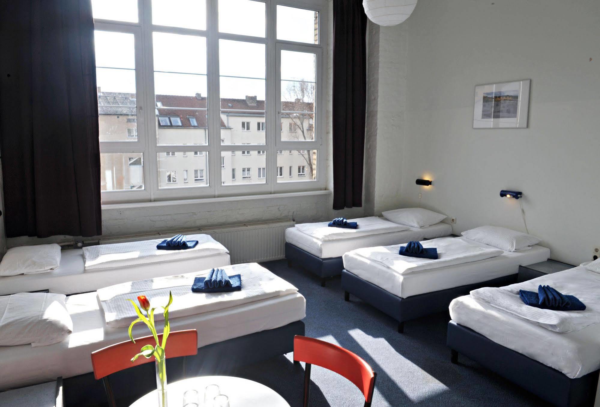 Hotel Transit Берлин Экстерьер фото