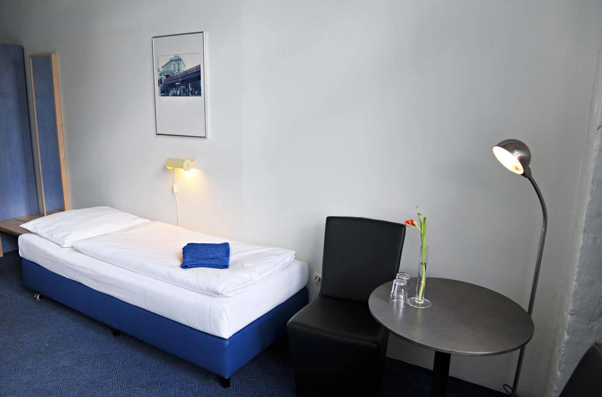 Hotel Transit Берлин Экстерьер фото