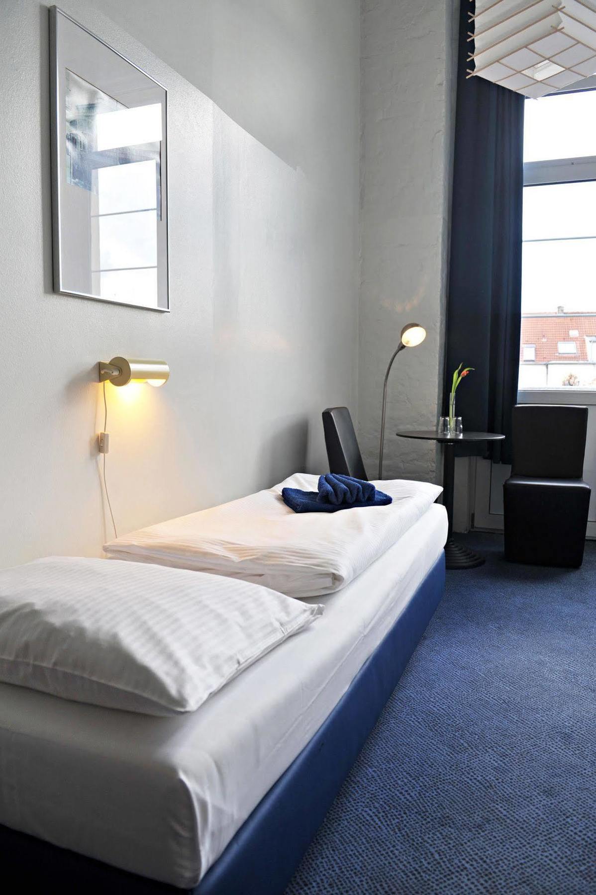 Hotel Transit Берлин Экстерьер фото